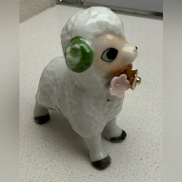 Vintage Glossy Ceramic Lamb Figurine Easter 1950s Springtime Decor Made in Japan - Picture 12 of 17